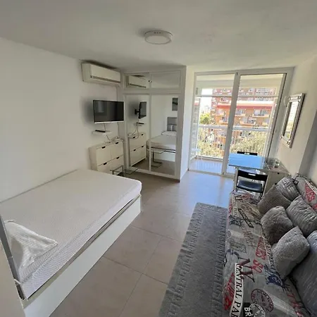 Impeccable Studio In An Excellent Location Sleeps 4 In The Center Of Arroyo De La Miel And Parque De La Paloma