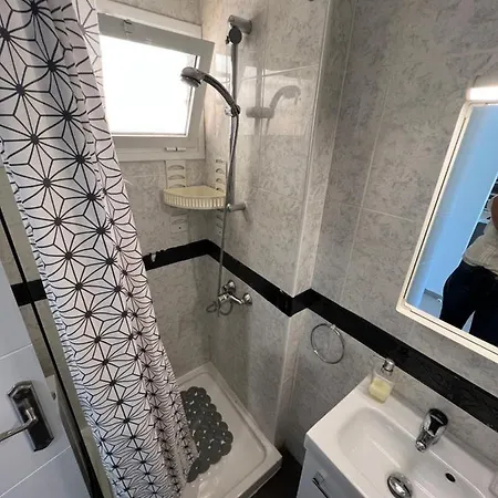 Impeccable Studio In An Excellent Location Sleeps 4 In The Center Of Arroyo De La Miel And Parque De La Paloma Appartement *