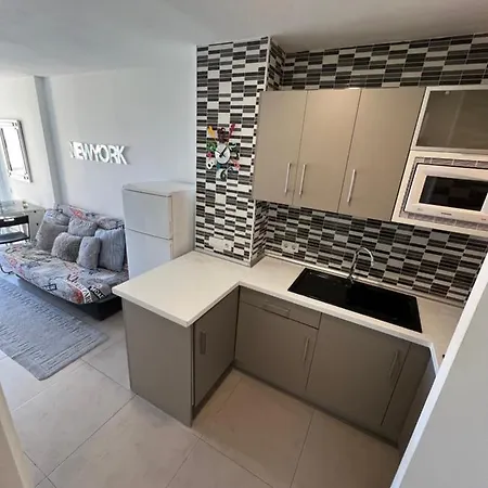 Appartement Impeccable Studio In An Excellent Location Sleeps 4 In The Center Of Arroyo De La Miel And Parque De La Paloma Fuengirola