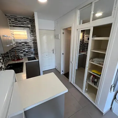 Impeccable Studio In An Excellent Location Sleeps 4 In The Center Of Arroyo De La Miel And Parque De La Paloma Fuengirola