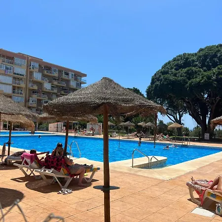 Appartement Impeccable Studio In An Excellent Location Sleeps 4 In The Center Of Arroyo De La Miel And Parque De La Paloma
