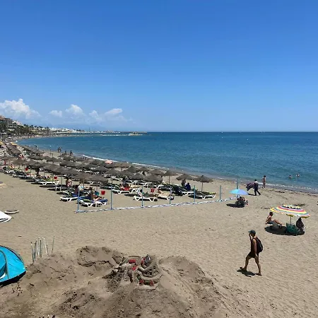 Appartement Impeccable Studio In An Excellent Location Sleeps 4 In The Center Of Arroyo De La Miel And Parque De La Paloma *