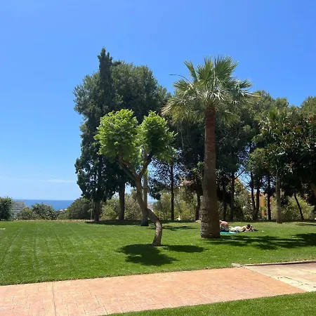 Appartement Impeccable Studio In An Excellent Location Sleeps 4 In The Center Of Arroyo De La Miel And Parque De La Paloma